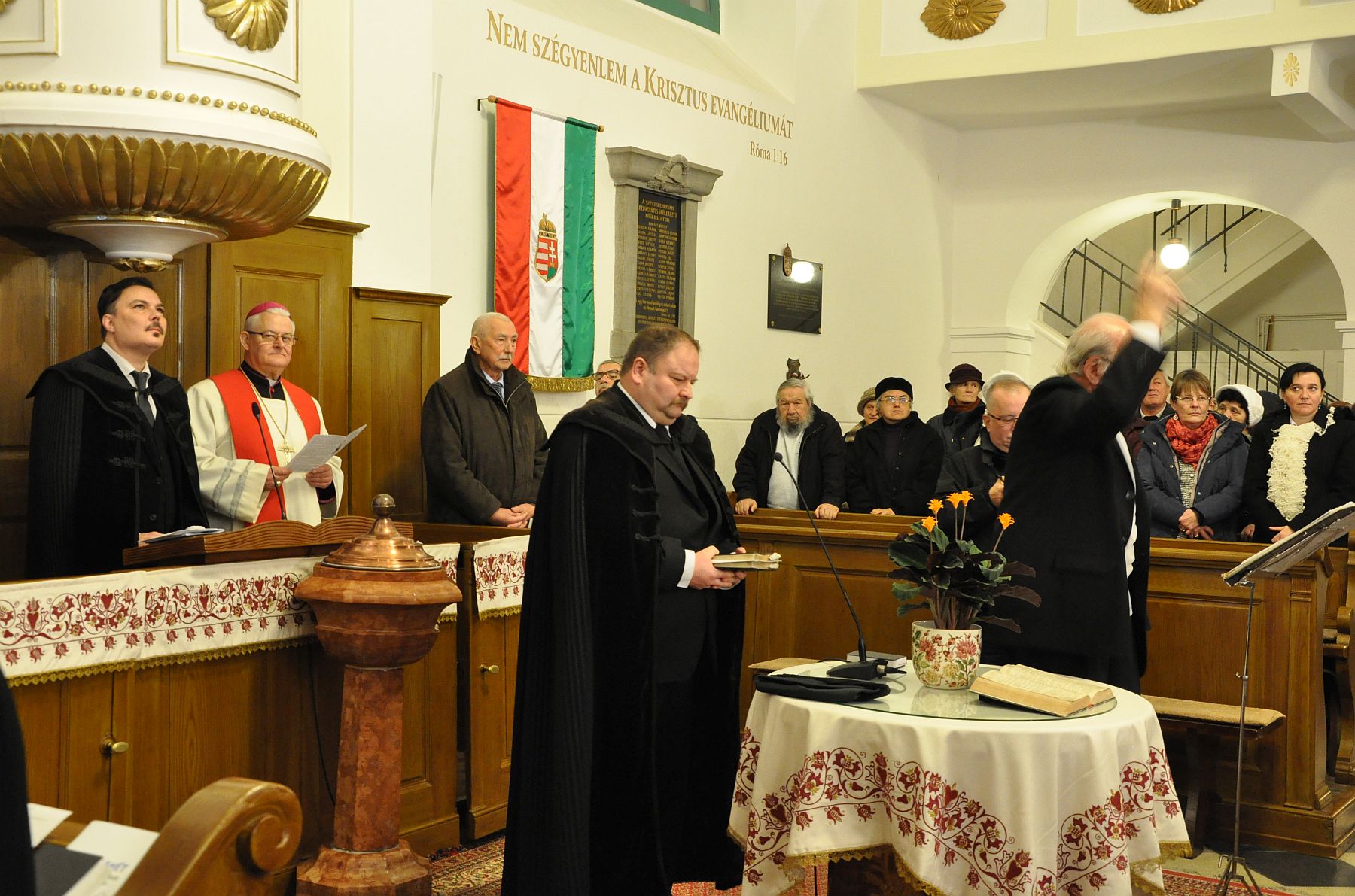 Püspöki tanítással kezdődött Fehérváron a jövő vasárnapig tartó Ökumenikus Imahét